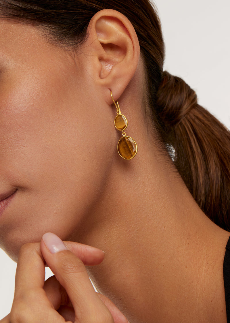 Small Gold Teardrop Earrings – julie garland jewelry